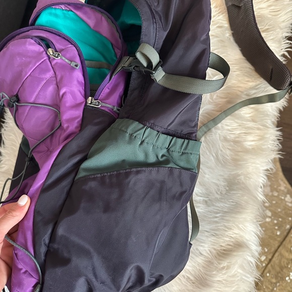 Women’s Purple Patagonia Backpack - Picture 12 of 16